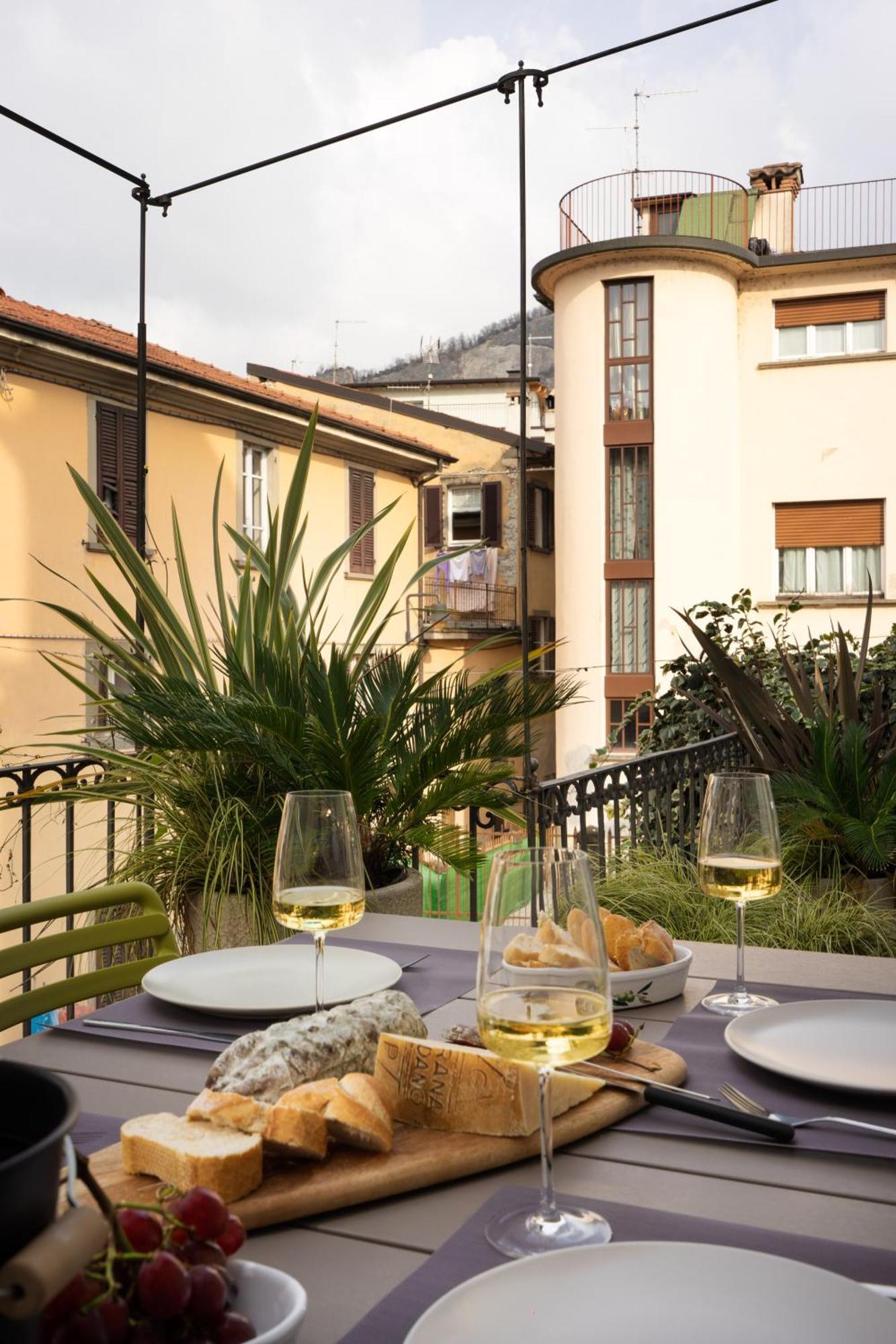 La Casa Sulla Terrazza Διαμέρισμα Sarnico Εξωτερικό φωτογραφία